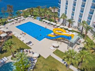 Le Bleu Hotel