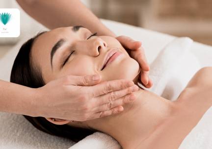 Gezichtsbehandeling + evt. guasha (40 of 75 min) of ontspanningsmassage (60 min)