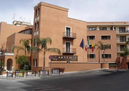 Artemis Hotel