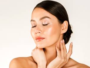 Gezichtbehandeling naar keuze (45 of 60 min)