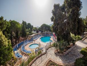 Ona Las Lomas Village