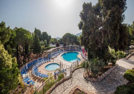 Ona Las Lomas Village