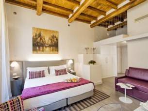 Trevi Palace Luxury Inn