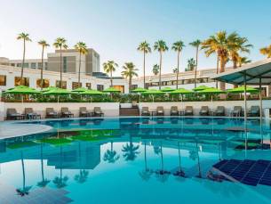 Le Meridien Dubai Hotel