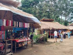 Ganztägiger Van-Charter, Chiang Rai und Long Neck Village