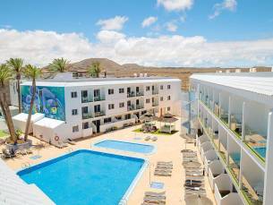 8 daagse vliegvakantie naar Surfing Colors in corralejo, canarische eilanden