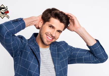 Knippen + evt. wassen en drogen of baard trimmen en contouren