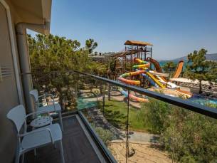 Long Beach Club Nature