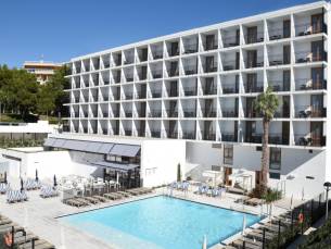 FLASHDEAL! ⚡ Zonvakantie in Salou in een rustig gelegen 4*- hotel + zwembad met bubbelbad incl. vlucht, transfer, welkomstdrankje & ontbijt