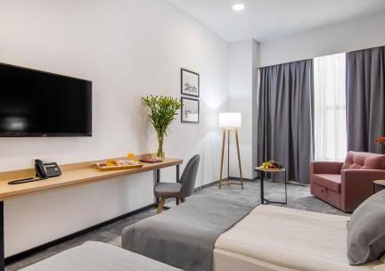 Split Inn By President