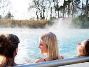 4*-WELLNESSHOTEL in Nijmegen incl. ontbijt, 2 dagen entree tot de Thermen, GRATIS luxe slippers & NS treinretour!