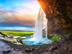 Rondje IJsland om nooit te vergeten: 8-daagse Fly & Drive door magisch IJsland incl. vlucht, huurauto en ontbijt