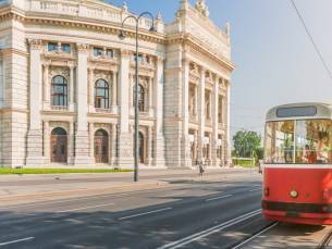 Wenen wacht op je! ???? Ontdek de stad tijdens een CITYTRIP vanuit een centraal gelegen 4*-hotel incl. vlucht & ontbijt