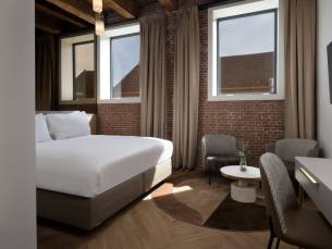 ZOMER TOPPER! Bijzonder 4*-hotel in een Rijksmonument in de leuke stad Delft incl. heerlijk ontbijt