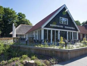 MEGA DEAL! ⚡️ Geniet op een prachtig landgoed in de natuur nabij Weerribben Wieden en Giethoorn incl. ontbijt & GRATIS parkeren!