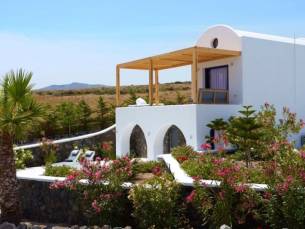 Genieten in een luxe villa op het Griekse Santorini! Incl. vlucht en transfer