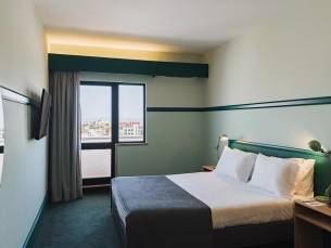 Holiday Inn Express En Suites Lisbon - Principe Real