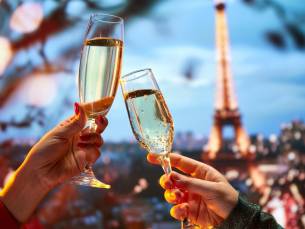 KERST DEAL! ???? Geniet van een MAGISCHE 4-daagse kerstmarktencruise door de stad van de liefde, Parijs o.b.v. ALL-INCLUSIVE en incl. rondleiding door Montmartre, bezoek aan de kerstmarkt en MEER EXTRA'S!