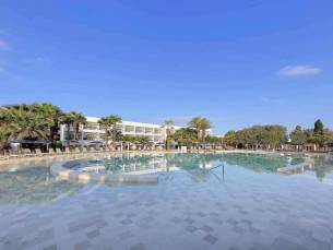 8 daagse vliegvakantie naar Grand Palladium Palace Ibiza Resort en Spa in playa den bossa, spanje