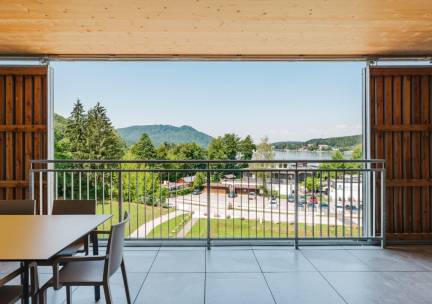 7=5 SPECIAL! ???? Geniet met het hele gezin van een familievakantie in een NIEUW resort met wellness & verblijf in een LUXE appartement aan de Klopeiner See, Oostenrijk nabij Karinthi&euml; + GRATIS parkeren!