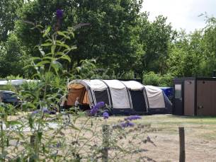 Kampeerplaats met priv&eacute; sanitair de luxe