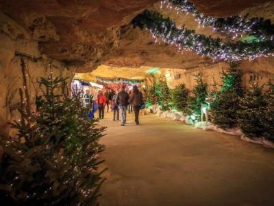 Ervaar de magische kerstsfeer in Valkenburg met verblijf in Gulpen incl. ontbijt