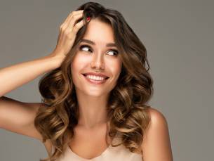 Kappersbehandeling naar keuze OF gezichtsbehandeling OF pedicurebehandeling + voetmassage