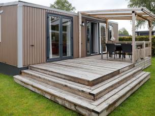 four-person Family Lodge