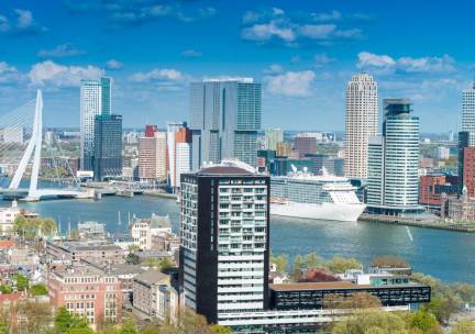 4*-hotel in hartje Rotterdam incl. ontbijt en NS treinretour