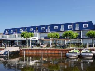 MIDWEEKVAKANTIE! ⚡ 4*-hotel met terras op een TOPLOCATIE aan de oevers van de Loosdrechtse Plassen & nabij Amsterdam incl. ontbijt en diner!