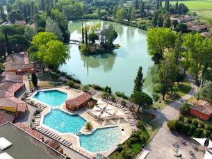 FLASHDEAL! ⚡ ALL-INCLUSIVE genieten met het HELE gezin in het zonnige Arles in de Franse Provence incl. zwembad, fiets- & tennisbaanhuur!