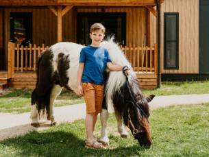 FLASHDEAL! ⚡️ Geniet nu van een onvergetelijk verblijf op Vakantiepark Dierenbos incl. vakanties en dagje uit naar keuze, waaronder Safaripark & Speelland Beekse Bergen!