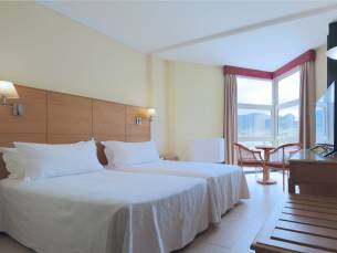 Ba&iacute;a Madeira Hotel - Ocean Beachfront
