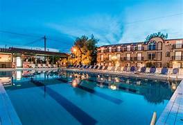 Hotel Perkes Complex