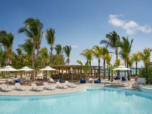 Lagoon Attitude Hotel