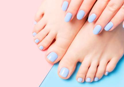 Manicure- of pedicurebehandeling naar keuze en/of gellak (30 tot 60 min)