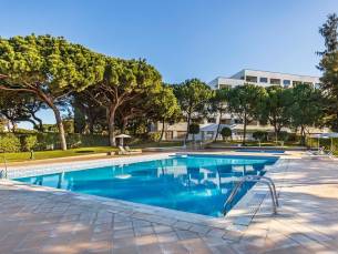 8 daagse vliegvakantie naar The Patio Suite in olhos d agua, portugal