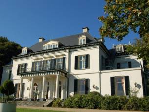 ????♀️ONBEPERKT genieten in Wellnessresort & Hotel De Valkenberg! Incl. overnachting, ontbijt, 3-gangendiner, badset en GRATIS parkeren!