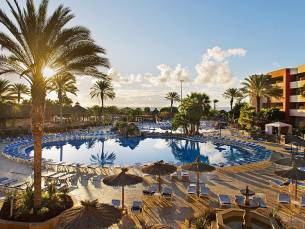 Elba Carlota Beach and Convention