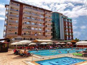 Club Bayar Beach Hotel