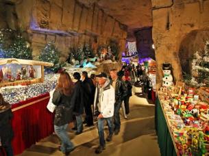 Bezoek de kerstmarkten in het schilderachtige Limburgse heuvelland incl. ontbijt, 3-gangen wilddiner en GRATIS parkeren!