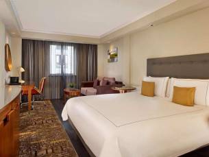 Radisson Plaza Victoria London