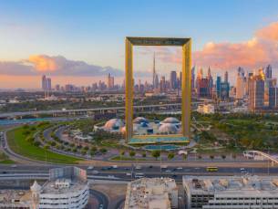 Geführte Tour durch das alte Dubai mit Eintritt in den Rahmen, Bootsfahrt und Souks