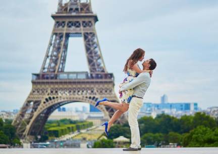 Ontsnap naar de liefdesstad Parijs en geniet in een 4*-hotel nabij veel bezienswaardigheden incl. ontbijt