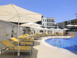 Aurasia Deluxe Hotel