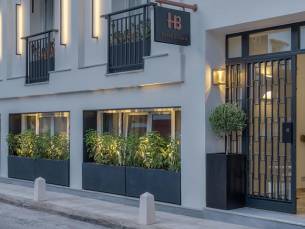 Bitzaro Hotel in town