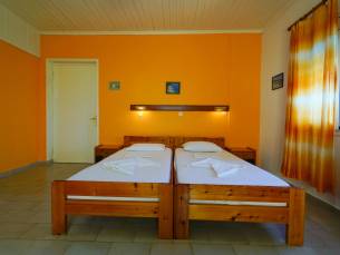 Fly & Go Albatros Studios