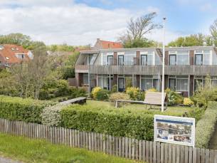 Verblijf in een sfeervol hotel aan de kust van het Waddeneiland Vlieland incl. ontbijt, NS treinretour en overtocht naar Vlieland!
