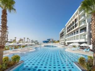 Diamond Deluxe Hotel