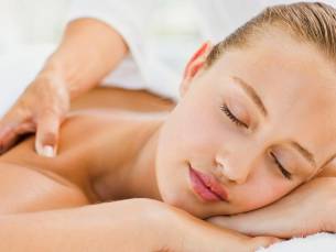 Massage naar keuze (45 min) of gezichtsbehandeling (60 min)